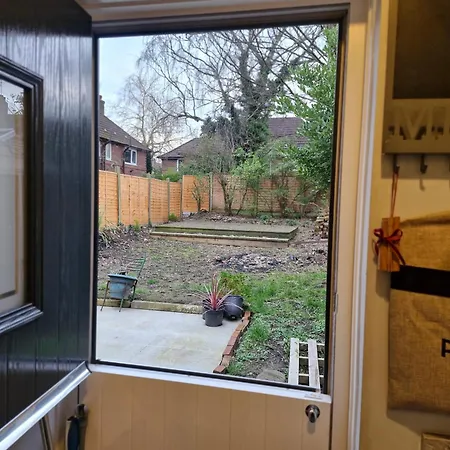 Cosy Manchester 3-Bed House With Parking Sleeps 5 Feriehus *