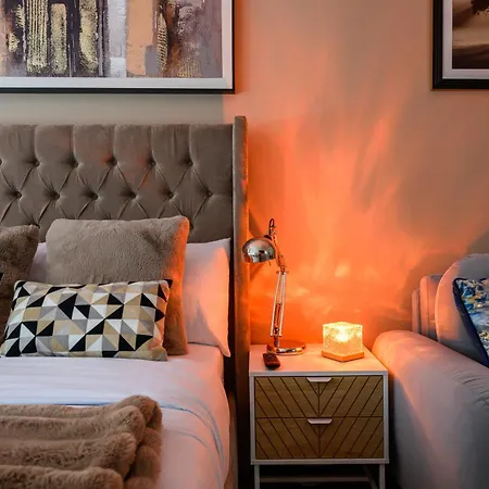 Prestige Mcr Retreat - Close To Centre-etihad Stadium - Sleeps 11 曼彻斯特