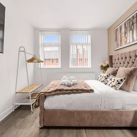 Prestige Mcr Retreat - Close To Centre-etihad Stadium - Sleeps 11 民宿 *