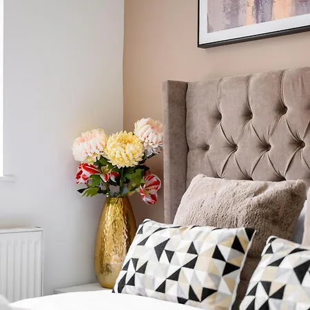 Prestige Mcr Retreat - Close To Centre-etihad Stadium - Sleeps 11 民宿 *