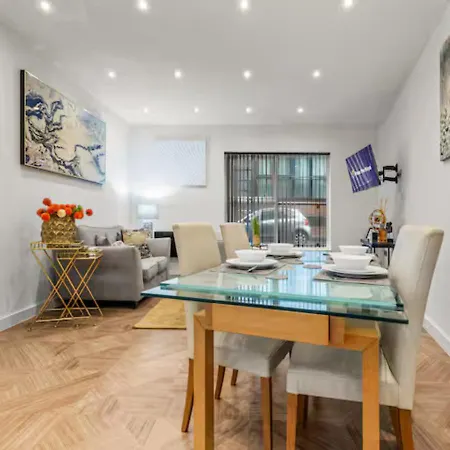 Mill Conversion Flat Mins From Printworks - Pass The Keys * Manchester