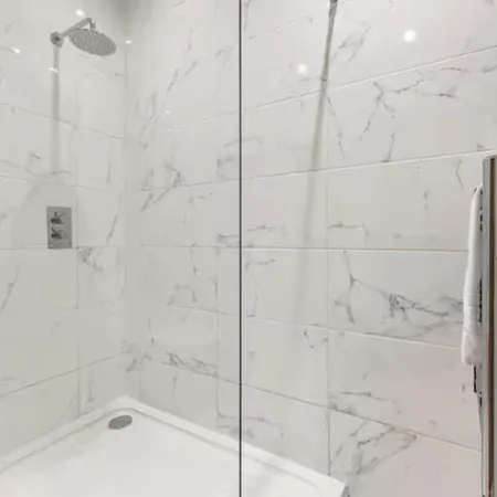 Elegant Ground Floor Apartment In Salford Central - Pass The Keys * Манчестер