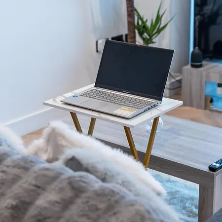 Luxury 2 Bed Apartment, With A Balcony & Canal View In Centre! Daire *