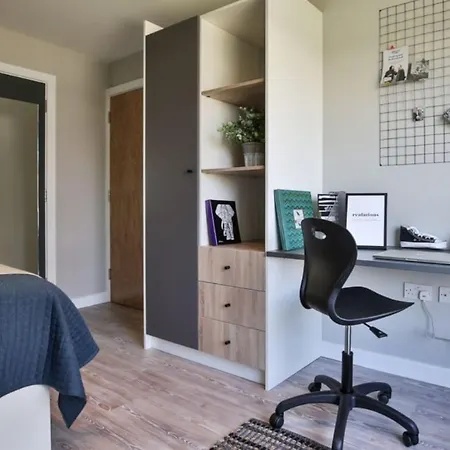 For Students Only - Victoria Point In Apartmán