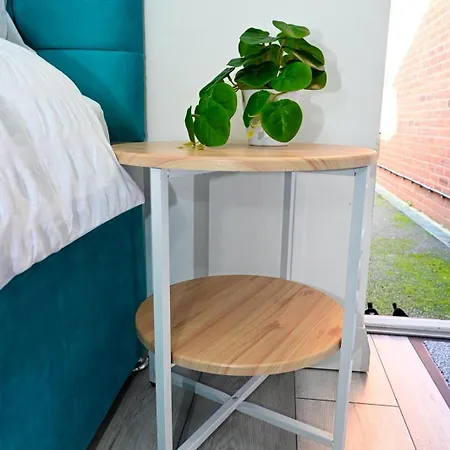 Cosy - 15 Mins Drive To مانشستر