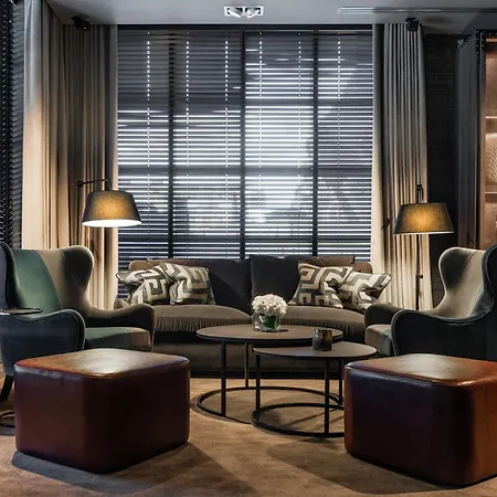 Dakota Airport 4* Manchester