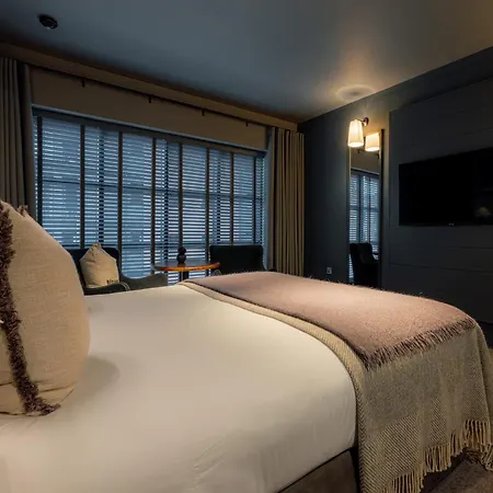 Hotel Dakota Airport