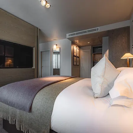 Dakota Airport Manchester