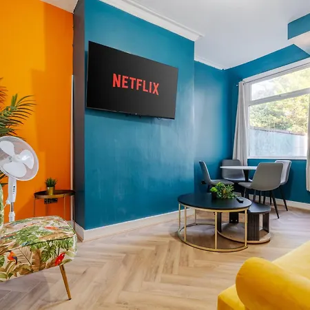 Exotic 4bd, Etihad, Coop Arena - Tv In And Outdoor Dining Dom wakacyjny Manchester