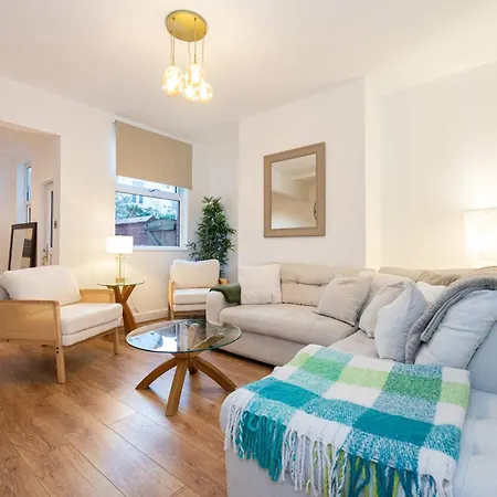 Goulder House * מנצ'סטר