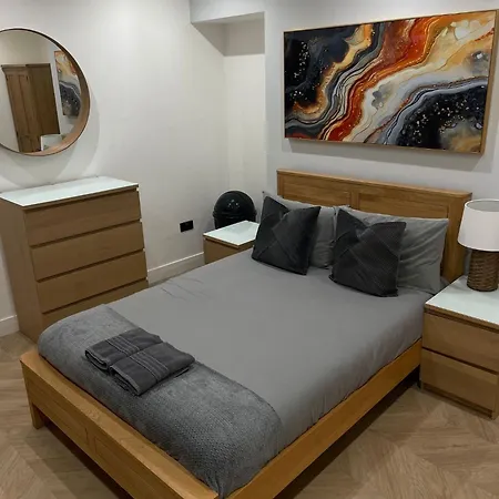 Hendham - Near Etihad Stadium, Coop Live Arena, National Cycling Centre & 24 Hour Asda Gæstehus