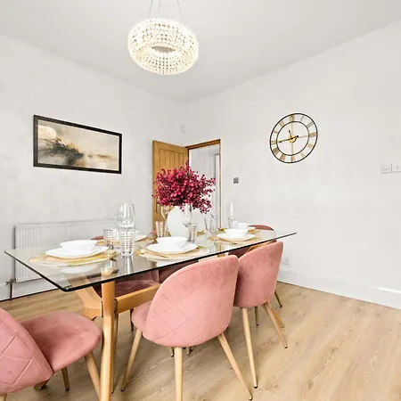 Modern And Comfy 3 Bed Near Etihad, Coop Live Arena And Centre Tatil Evi Manchester