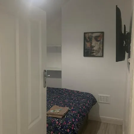 Kwatera prywatna Spacious Double In *