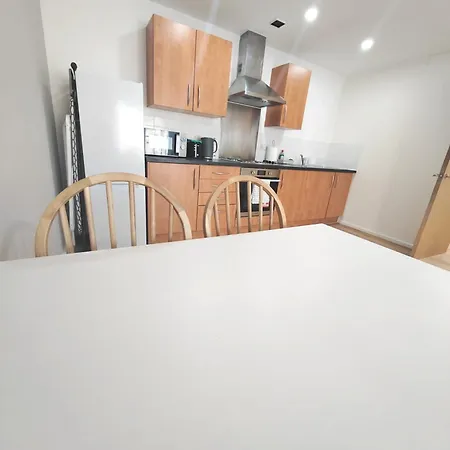 New Private In Shared 2 Bed Flat Camp St Homestay Manchester