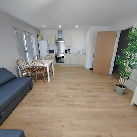 Homestay Fresh Private In Shared 2 Bed Flat Deltapoint Manchester