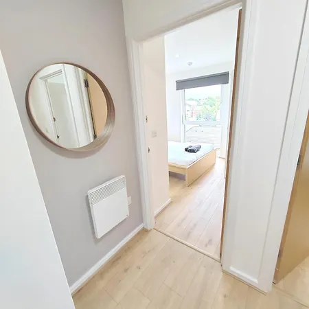 Modern Private In Shared 2 Bed Flat Camp St Проживание в семье Манчестер