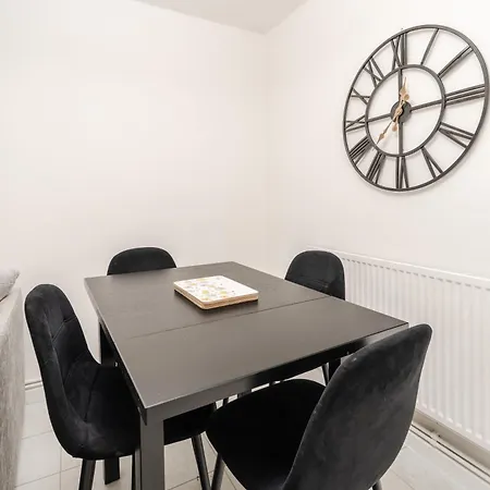 Modern Centre 3bd - Fire Pit - Free Parking בית נופש מנצ'סטר