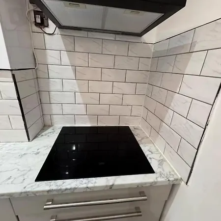 Mayford Shared House Guest house