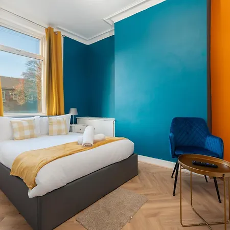 Exotic 4bd, Etihad, Coop Arena - Tv In And Outdoor Dining Hébergement de vacances Manchester