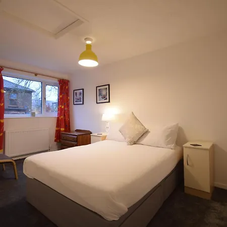 Сasa de vacaciones Cosy 2bdr House With Driveway Near *