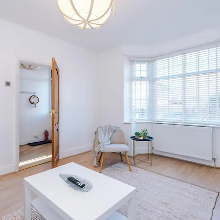 Free Park Stunning 3bedroom In *