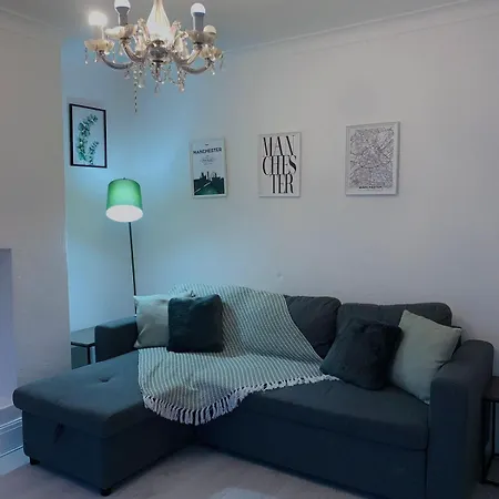 Modern 3-br On Edge Of Center With Free Parking *