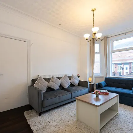 Steps From Old Trafford - Modern Manchester