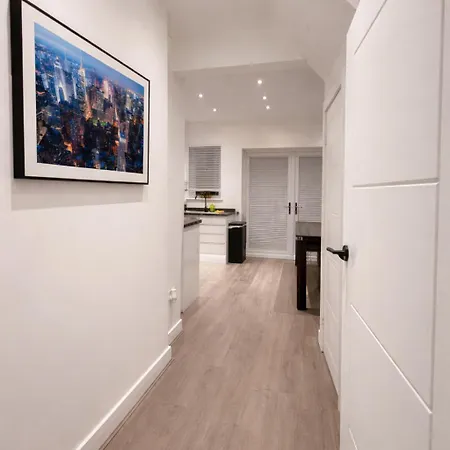 Boutique Mcr With Games Table, Sleeps 9