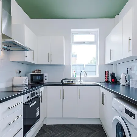 Spacious 3 Bed In By 53 Degrees Property, Perfect For Group Stays, Sleeps 8 With Free Parking! Dom wakacyjny Manchester