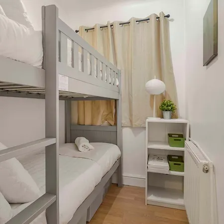 Guestready - Cozy 3-bedroom In Droylsden Pensionat 4*