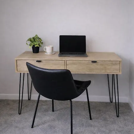 Home, Sleeps 6, Contractor Friendly, Free Parking *