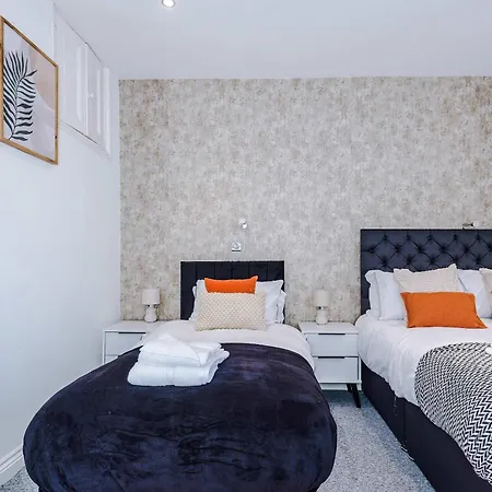 3 Bedroom Town House - Etihad Stadium - Free Parking Holiday home