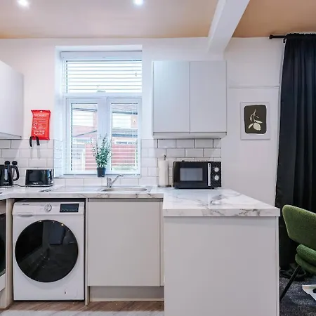 8min To Metrolink 20min To Etihad And Coop Live With Free Parking Manchester