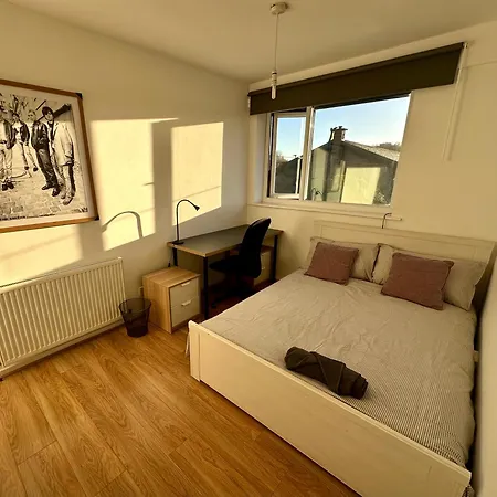 Homestay The Smiths Manchester