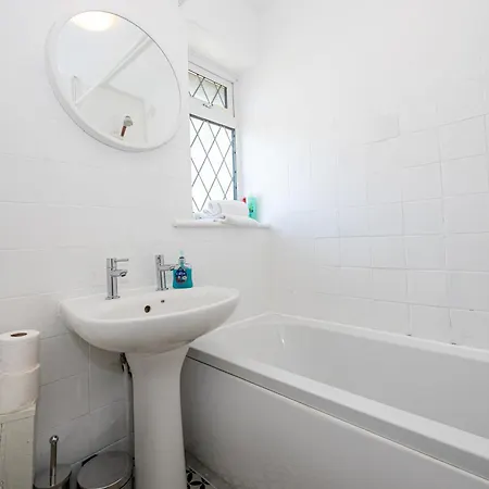 3-bed Didsbury M20 Parking Long *