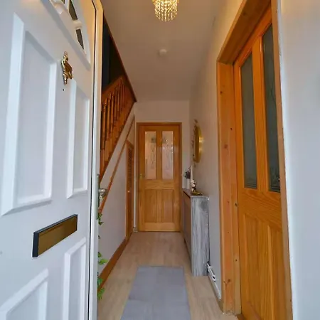 Elegant With Hot Tub 펜션