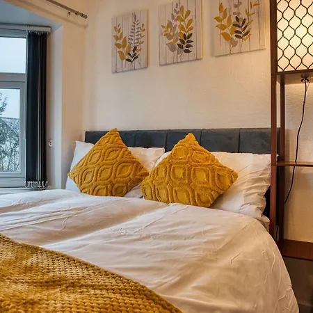 Holiday home Modern 3br Sleeps 7 Parking *