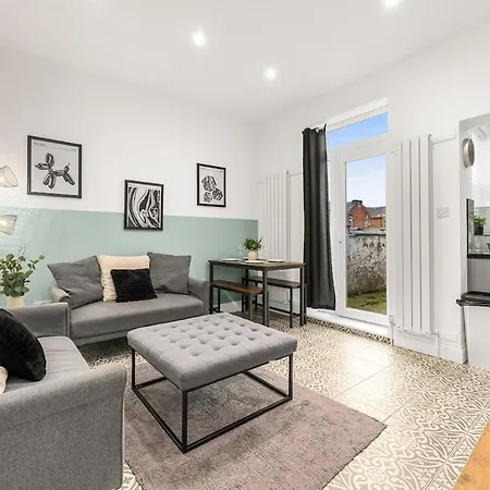 5Br Contractor Hub - Free Parking - Monthly 20 Percent Off * Mánchester