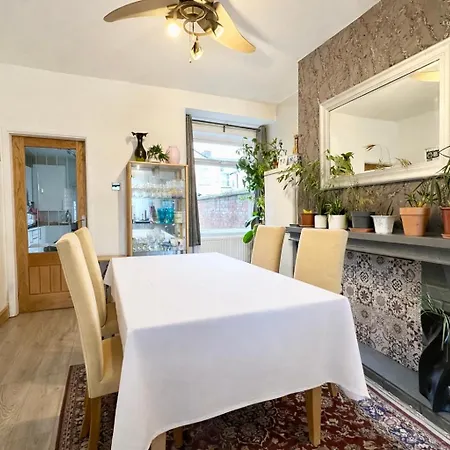 Comfortable * Mánchester