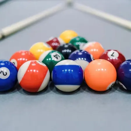 Modern 2-bed House Near Centre - Sleeps 6 Hébergement de vacances