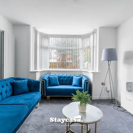 Dom wakacyjny Spacious 4-bed Near Didsbury