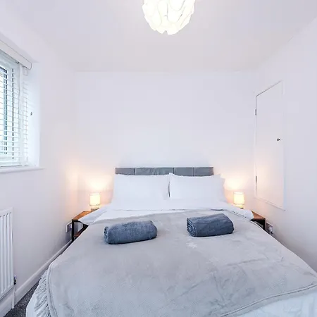 Stylish 2br House For 4 In With Parking Σπίτι διακοπών