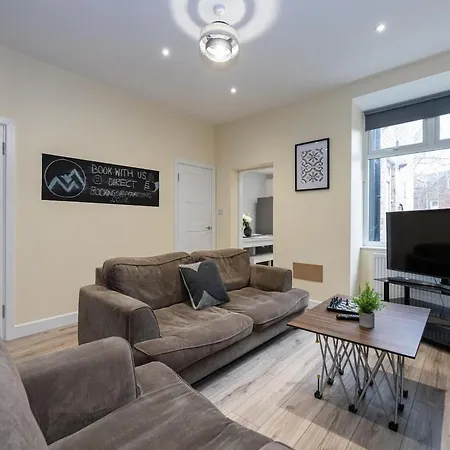 Spacious 4br Perfect For Groups & Contractors Manchester