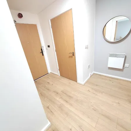 Modern Private In Shared 2 Bed Flat Camp St Проживание в семье Манчестер
