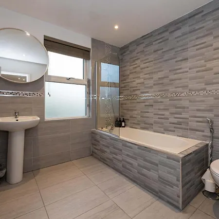 Goulder House- Close To Etihad & M60