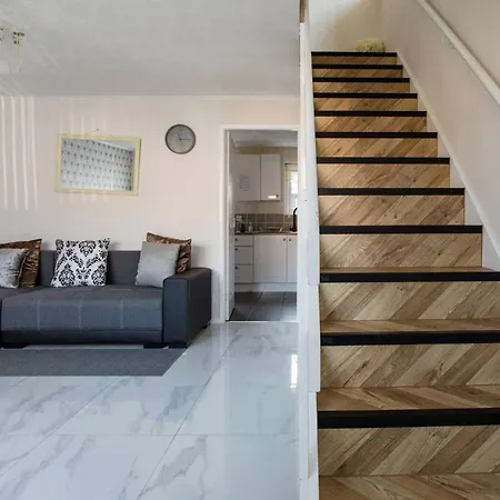 2 Bedroom Eith 3 Beds Sofa Bed Near Stadium