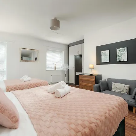 Feriehus E-haven - Etihad-coop Live-free Parking-pool Table