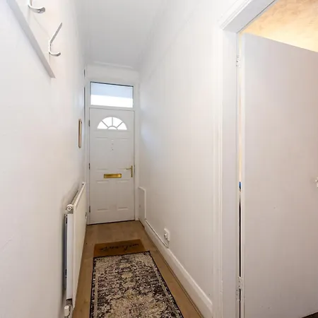 Steps From Old Trafford - Modern Tatil Evi *