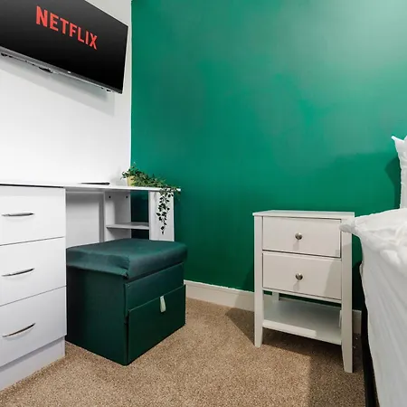 Exotic 4bd, Etihad, Coop Arena - Tv In And Outdoor Dining Tatil Evi Manchester