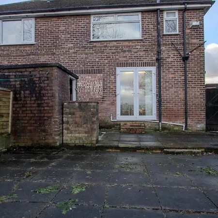Stylish 3br In Swinton - Free Parking * Manchester